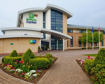 Holiday Inn Express Northampton - South - Northampton - Building