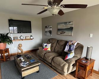 Bydabay suite - Twillingate - Living room