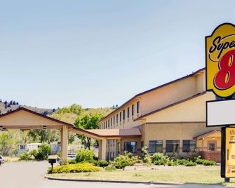 Super 8 by Wyndham Klamath Falls - Klamath Falls - Rakennus