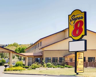Super 8 by Wyndham Klamath Falls - Klamath Falls - Edificio