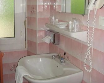 Au Royal Hotel - Carcassonne