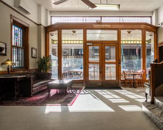Gardner Hotel & Hostel - El Paso