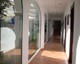 Hotel Cortijo Los Gallos - Chiclana de la Frontera - Hallway