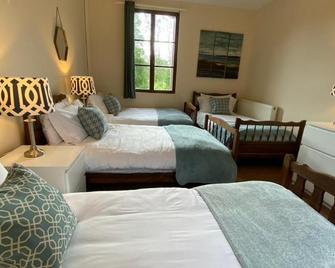 Stunning 5 bedroom French Manor house, Normandy - Belmesnil - Bedroom