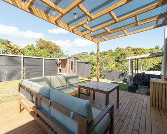 The Ocean Villa - Private Sauna - New Plymouth - Balkon