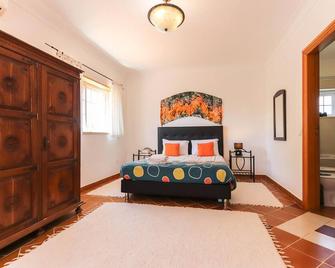 Guincho Garden Villa by Homing - Cascais - Bedroom