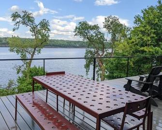 Hudson River Cliff House - Saugerties - Innenhof