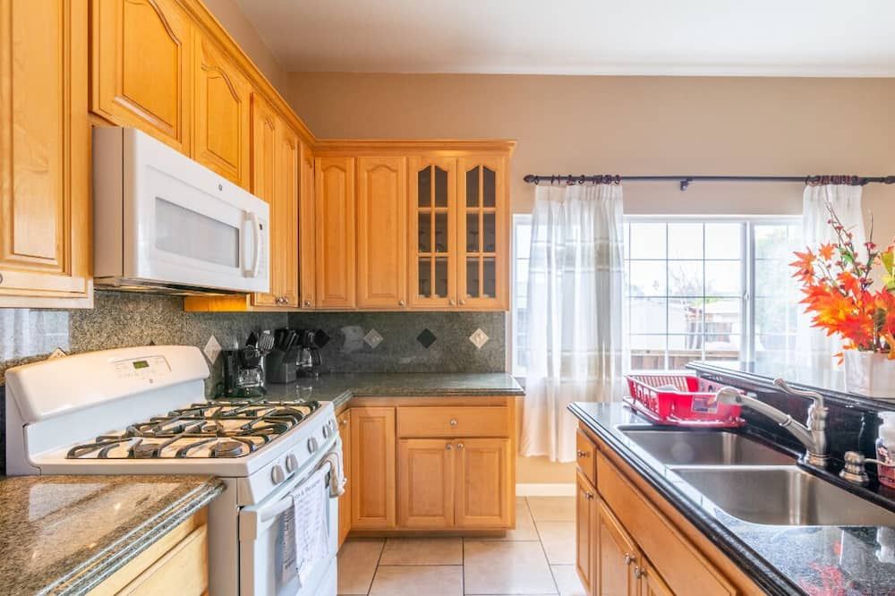 New Beautiful House with Open Kitchen, Large Bedrooms and Living-room - San Jose - Kitchen