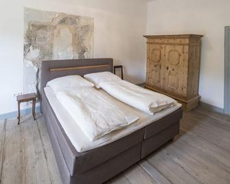 Castle near Regensburg - Donaustauf - Schlafzimmer