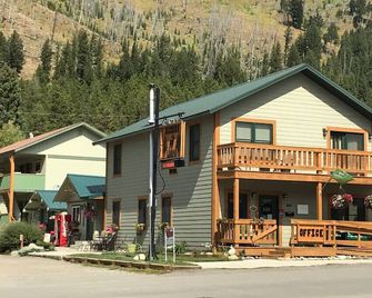 Cozy Cabin 4 Miles to YNP and 20 Minutes from the Lamar Valley! - Cooke City - Edificio
