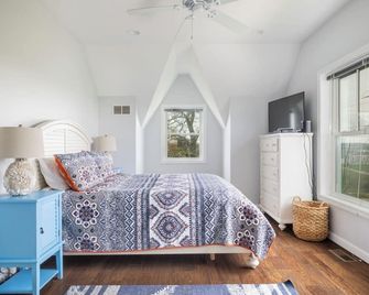 Easy Breezy living! - Block Island - Bedroom