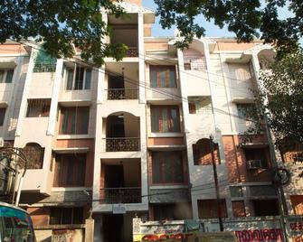 Izi Apollo Stay - Chennai - Building