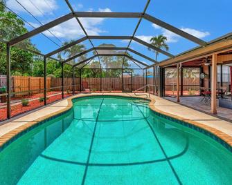 Tropical Paradise with a private pool in Port Saint Lucie, Florida - River Park - Pool