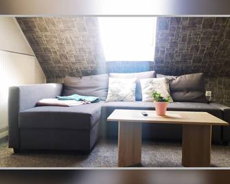 Huus fiev ` - Esens - Wohnzimmer