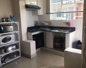 Lonjeta Self-Catering Apartments - Lilongwe - Cuisine