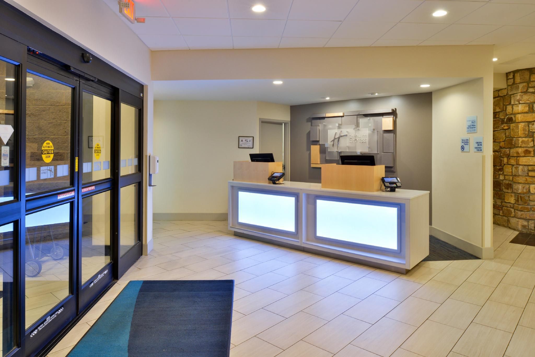 Holiday Inn Express Blowing Rock South, An IHG Hotel - Blowing Rock - Front desk