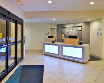 Holiday Inn Express Blowing Rock South, An IHG Hotel - Blowing Rock - Front desk