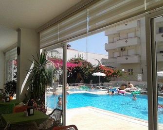 Kleopatra Tuna Apart Hotel - Alanya - Pool