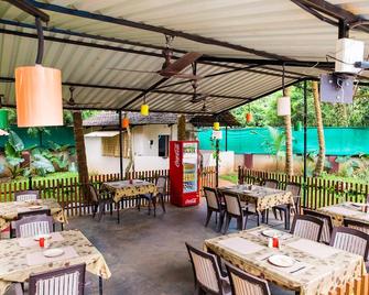 Lazy Frog Guest House - Carmona - Restaurant
