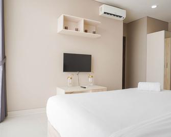 Elegant 2BR Ciputra International Apartment near Puri Indah Mall - Jakarta - Bedroom