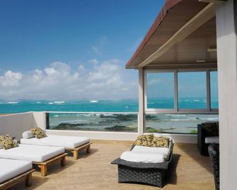 Iguana Crossing Boutique Hotel - Puerto Villamil - Balcony