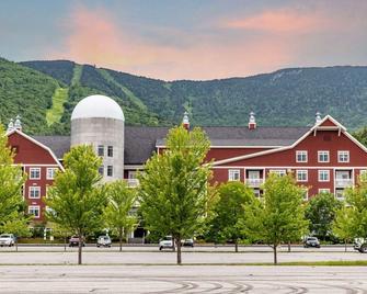 La Pasta At Mad House condo - Warren - Building