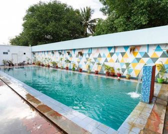 The Whistling Pine Woods - Kottathara - Piscina