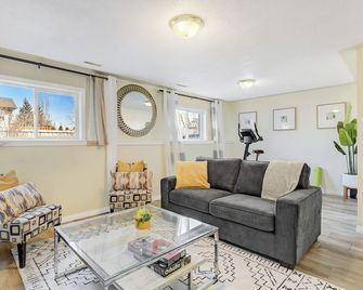 The Duplex Den - Grande Prairie - Living room