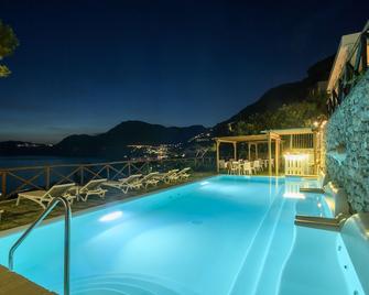 Hotel Il Pino - Praiano - Pool
