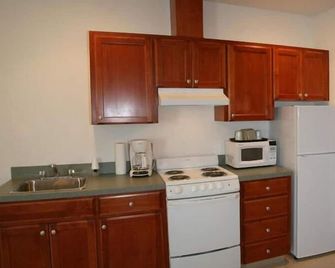 Ponderosa Motel - Goldendale - Kitchen