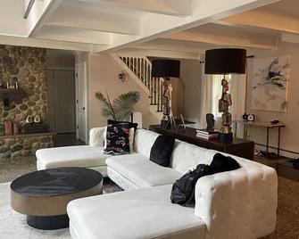 Luxe Villa Private Heated Pool Hottub 30 Min To Nyc - Franklin Lakes