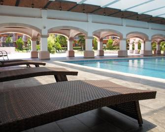 Hotel Casa Grande Y Centro De Negocios - Lagos de Moreno - Pool
