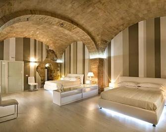 Hotel Degli Affreschi - Montefalco - Bedroom