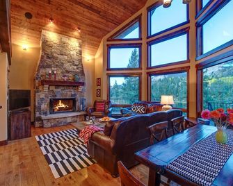 Million Dollar Views On Lake Purgatory! Only 1 Mile To Ski Resort! - Rico - Sala de estar