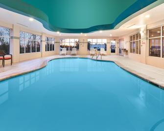 Holiday Inn Express & Suites Southport - Oak Island Area - Bolivia - Pool