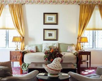 Rose Hill Retreat Aaa Four Diamond Inn - Stonewall - Sala de estar