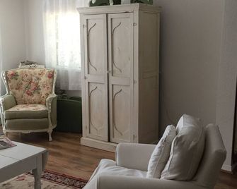 Lakefront Cottage,Boating, Fishing, pet friendly, internet - Floral City - Sala de estar