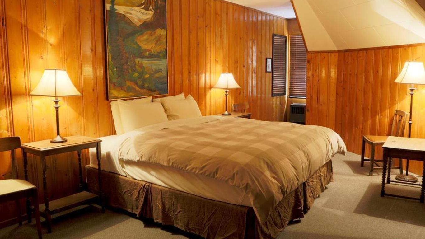 The Lodge at Bow Lake
