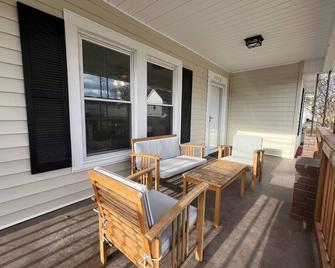 A quaint 100 year old house - Gastonia - Patio