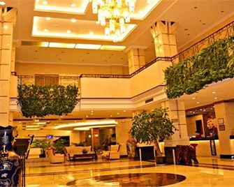 Golden Spring Hotel - Lijiang - Lobby