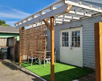 Saltline Studio - Tillamook - Binnenhof