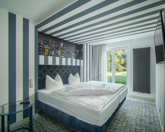 SL'otel im Parforcehaus - Bernburg - Schlafzimmer