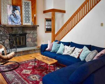 Private 3 Bedroom Cottage 5 minutes to Belleayre - Highmount - Sala de estar