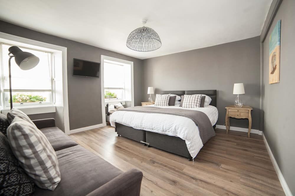 The Crown & Kitchen - East Linton - חדר שינה