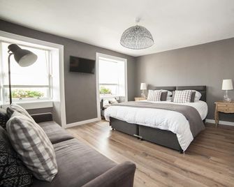 The Crown & Kitchen - East Linton - חדר שינה