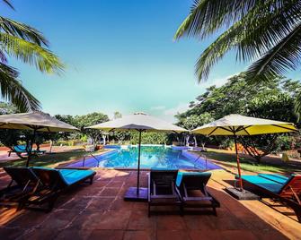 Blue Ocean The Fern Resort & Spa Ganpatipule - Ratnagiri - Piscina