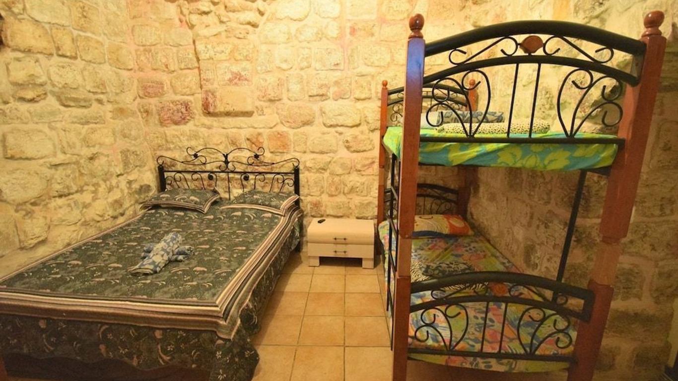 אכסניית צ'יין גייט (אכסניית השלשלת)