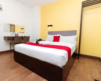 Hotel Fox by RedDoorz - Quezon City