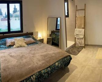 Maison Chaleureuse Avec Piscine - Gignac - Schlafzimmer