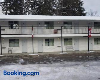 Anchor Riverfront Motel - Val-d'Or - Edificio